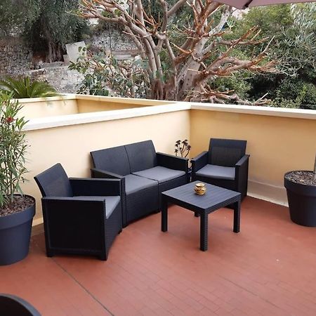 Le Garavan, Superbe Studio Vue Mer Et Vieux 芒通 外观 照片